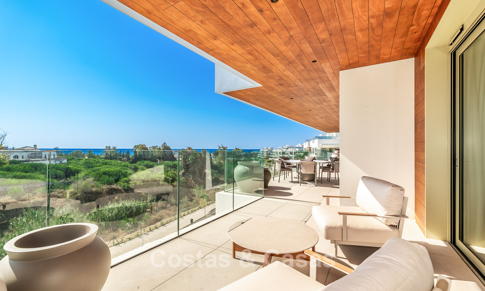 Sophisticated luxury apartment for sale with panoramic views on Marbella’s Golden Mile near the beach and Puerto Banús 796003
