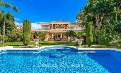 Elegant Andalusian luxury villa with large garden for sale in Nueva Andalucía’s Golf Valley, Marbella 795401