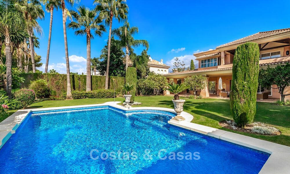 Elegant Andalusian luxury villa with large garden for sale in Nueva Andalucía’s Golf Valley, Marbella 795402