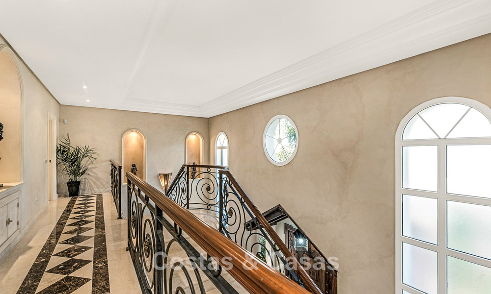 Elegant Andalusian luxury villa with large garden for sale in Nueva Andalucía’s Golf Valley, Marbella 795408