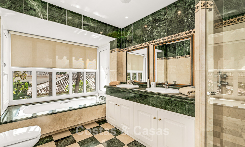 Elegant Andalusian luxury villa with large garden for sale in Nueva Andalucía’s Golf Valley, Marbella 795410