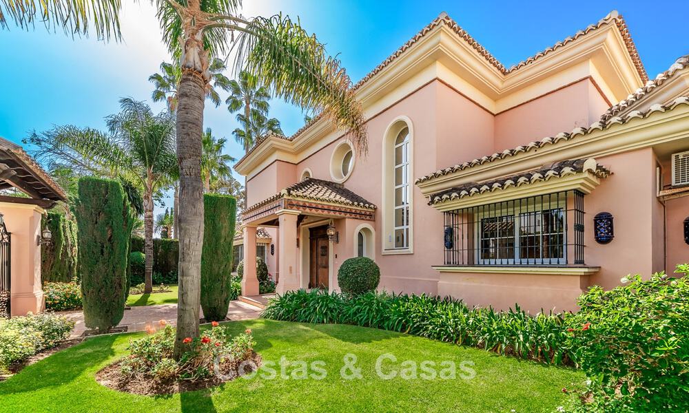 Elegant Andalusian luxury villa with large garden for sale in Nueva Andalucía’s Golf Valley, Marbella 795414