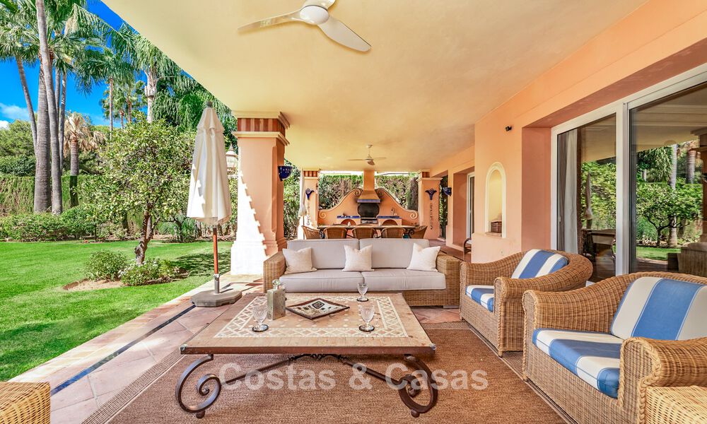 Elegant Andalusian luxury villa with large garden for sale in Nueva Andalucía’s Golf Valley, Marbella 795424
