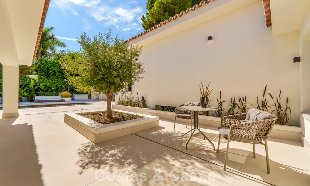 Elegant designer villa with panoramic views for sale over the golf valley of Nueva Andalucía, Marbella 795696