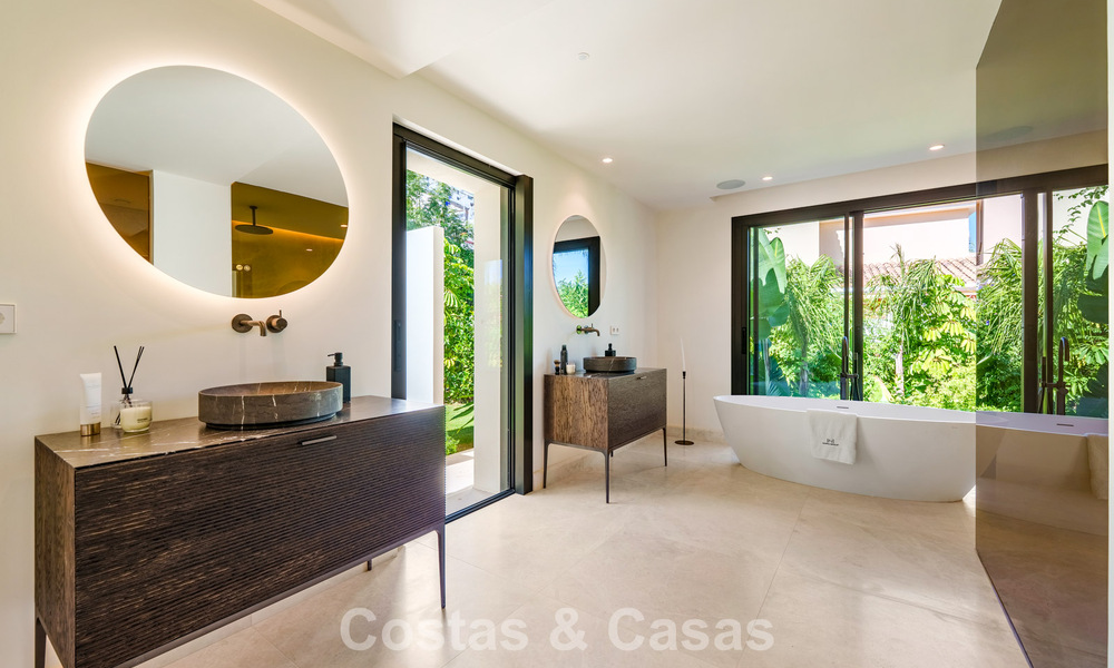 Elegant designer villa with panoramic views for sale over the golf valley of Nueva Andalucía, Marbella 795702