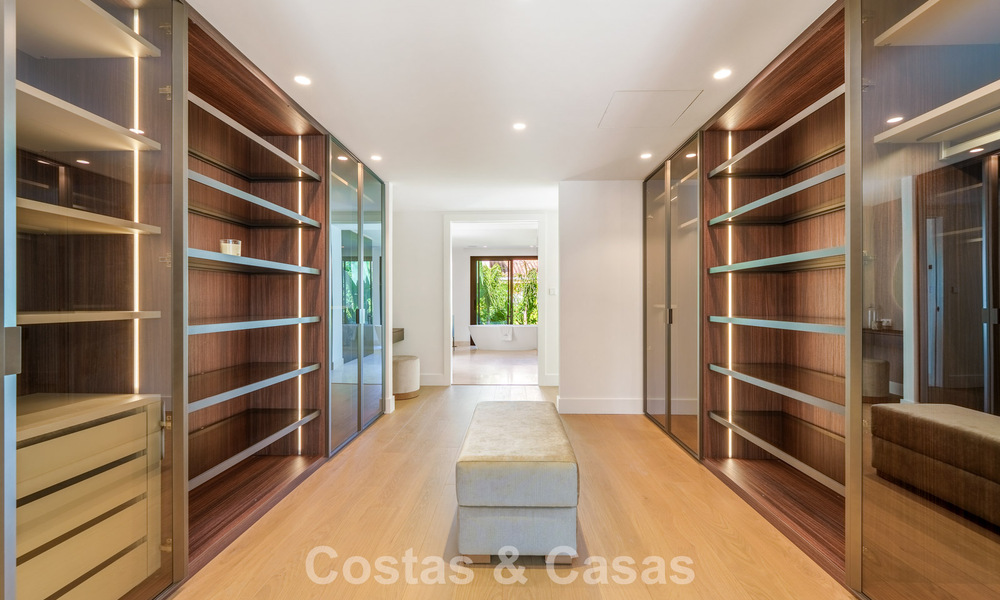 Elegant designer villa with panoramic views for sale over the golf valley of Nueva Andalucía, Marbella 795707