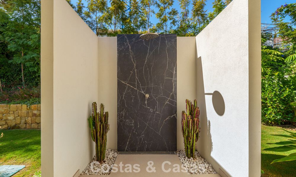 Elegant designer villa with panoramic views for sale over the golf valley of Nueva Andalucía, Marbella 795708