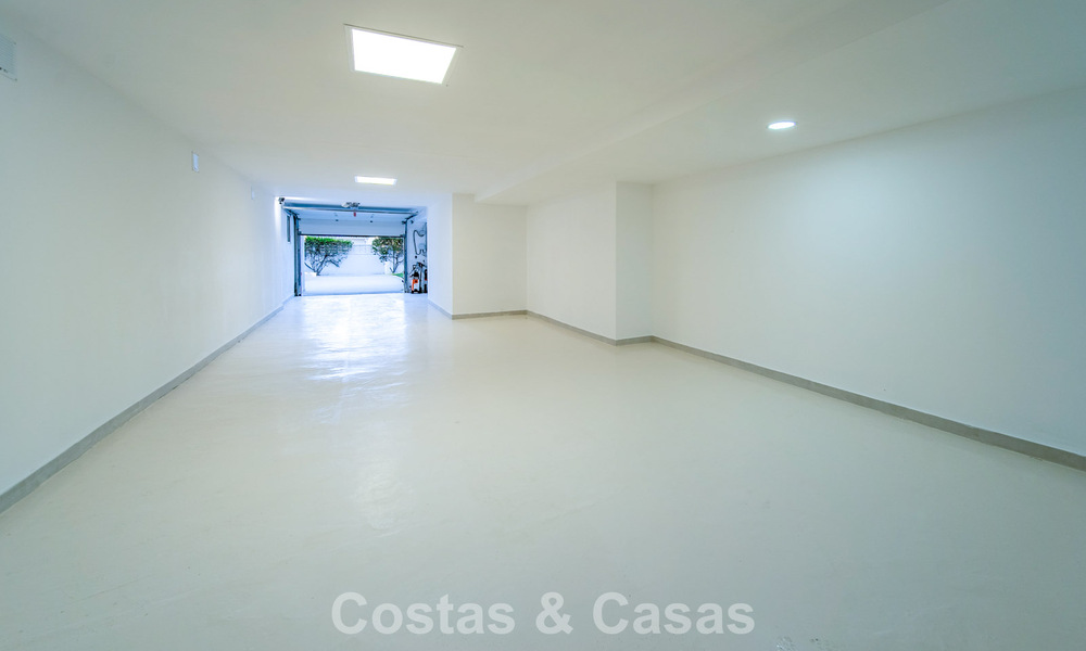 Luxuriously renovated villa for sale just a stone’s throw from the golf course in Guadalmina Alta, Marbella 795848