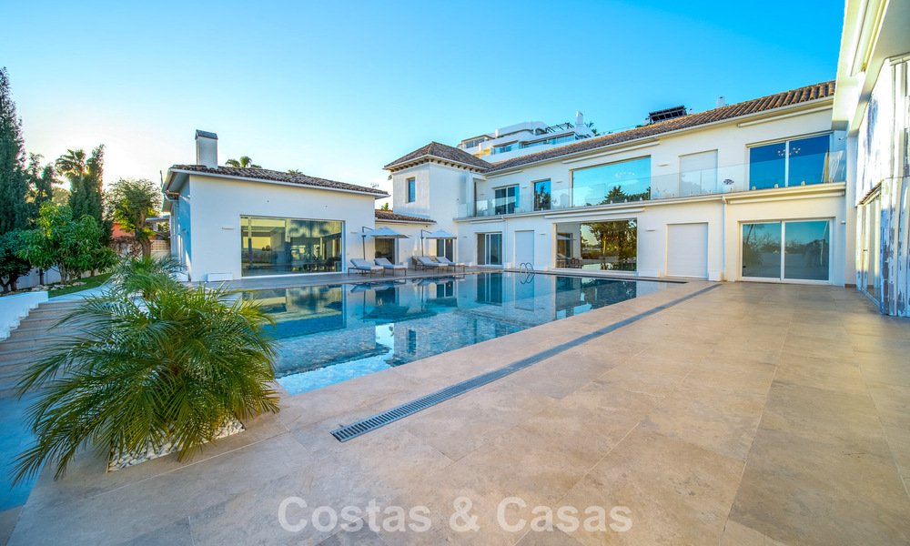 Luxuriously renovated villa for sale just a stone’s throw from the golf course in Guadalmina Alta, Marbella 795849