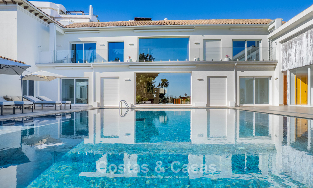 Luxuriously renovated villa for sale just a stone’s throw from the golf course in Guadalmina Alta, Marbella 795854