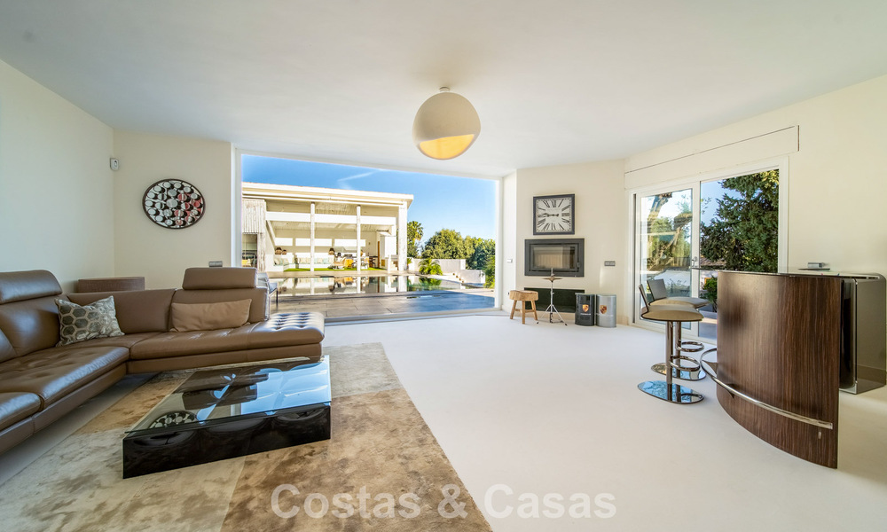 Luxuriously renovated villa for sale just a stone’s throw from the golf course in Guadalmina Alta, Marbella 795863