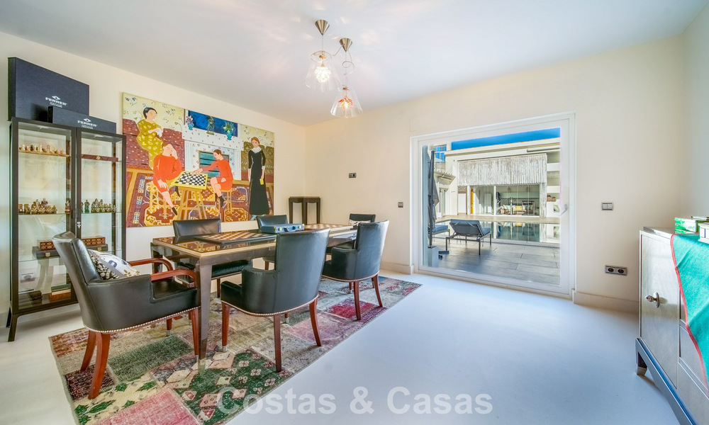 Luxuriously renovated villa for sale just a stone’s throw from the golf course in Guadalmina Alta, Marbella 795864