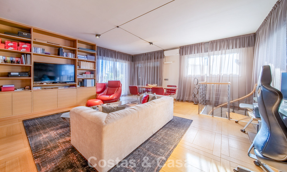 Luxuriously renovated villa for sale just a stone’s throw from the golf course in Guadalmina Alta, Marbella 795867