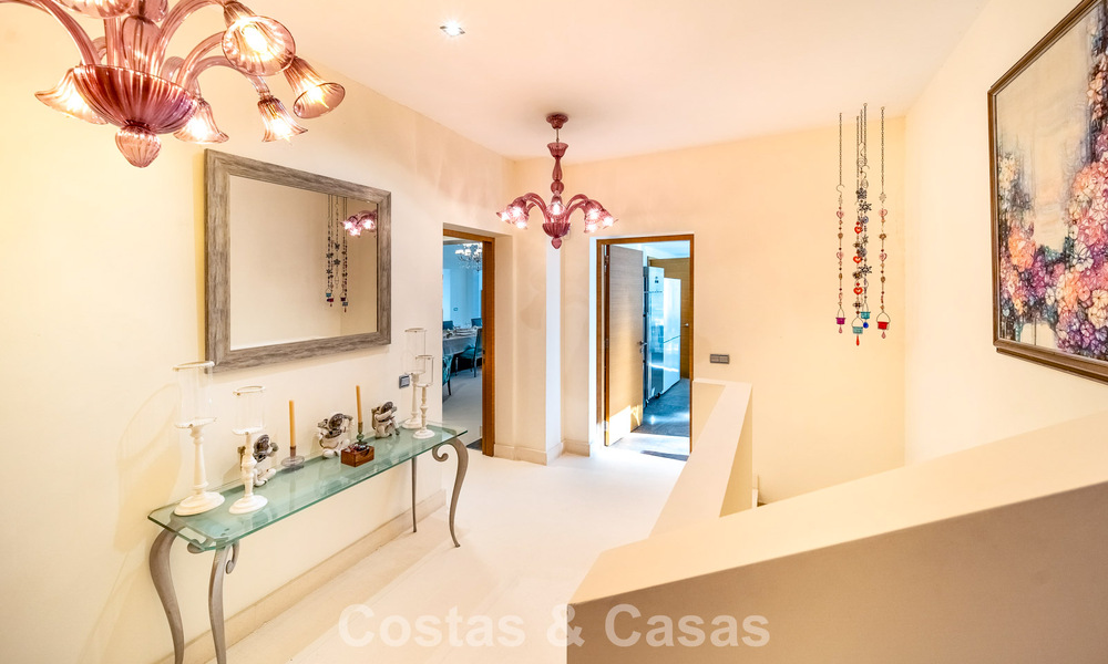 Luxuriously renovated villa for sale just a stone’s throw from the golf course in Guadalmina Alta, Marbella 795872