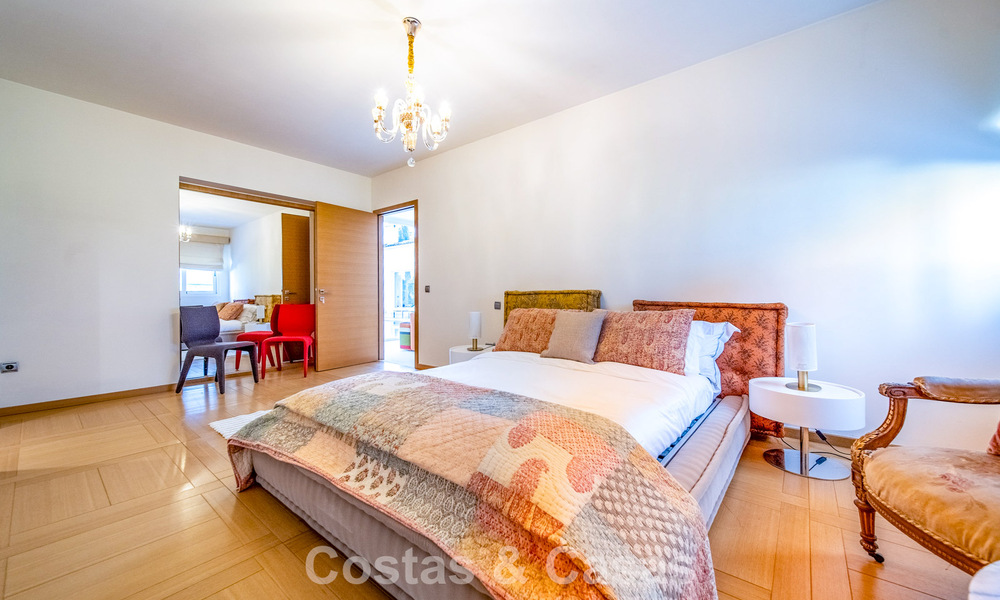 Luxuriously renovated villa for sale just a stone’s throw from the golf course in Guadalmina Alta, Marbella 795886