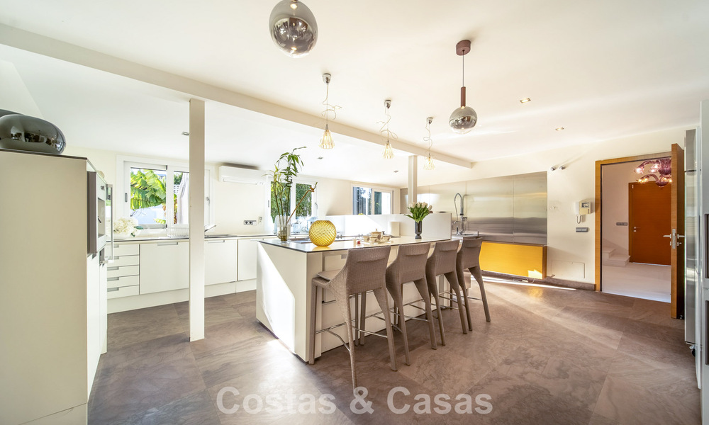 Luxuriously renovated villa for sale just a stone’s throw from the golf course in Guadalmina Alta, Marbella 795889