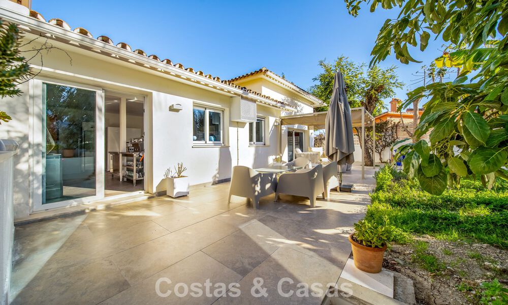 Luxuriously renovated villa for sale just a stone’s throw from the golf course in Guadalmina Alta, Marbella 795891
