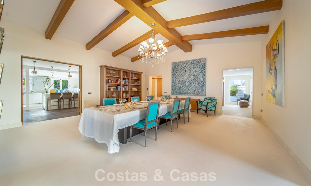 Luxuriously renovated villa for sale just a stone’s throw from the golf course in Guadalmina Alta, Marbella 795893