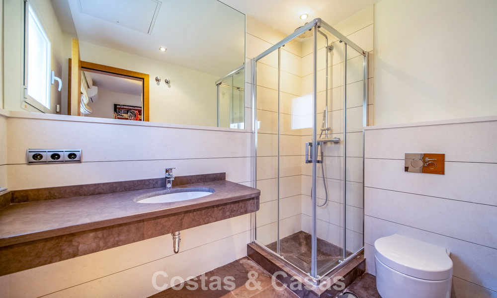 Luxuriously renovated villa for sale just a stone’s throw from the golf course in Guadalmina Alta, Marbella 795895