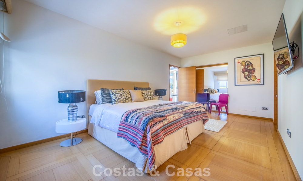 Luxuriously renovated villa for sale just a stone’s throw from the golf course in Guadalmina Alta, Marbella 795896