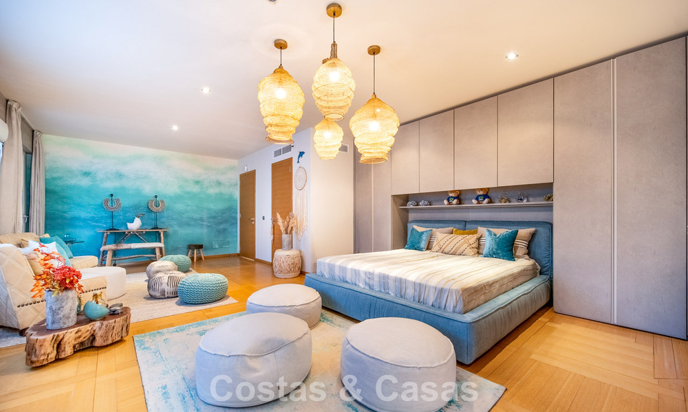 Luxuriously renovated villa for sale just a stone’s throw from the golf course in Guadalmina Alta, Marbella 795898