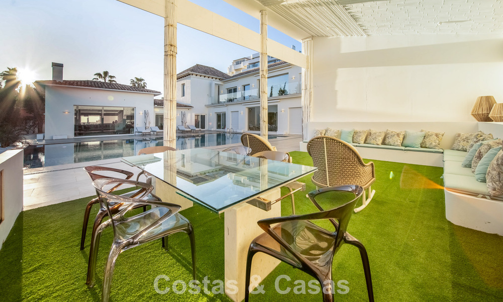 Luxuriously renovated villa for sale just a stone’s throw from the golf course in Guadalmina Alta, Marbella 795902