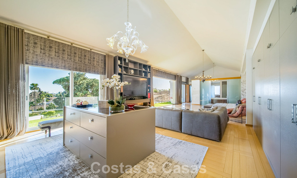 Luxuriously renovated villa for sale just a stone’s throw from the golf course in Guadalmina Alta, Marbella 795907