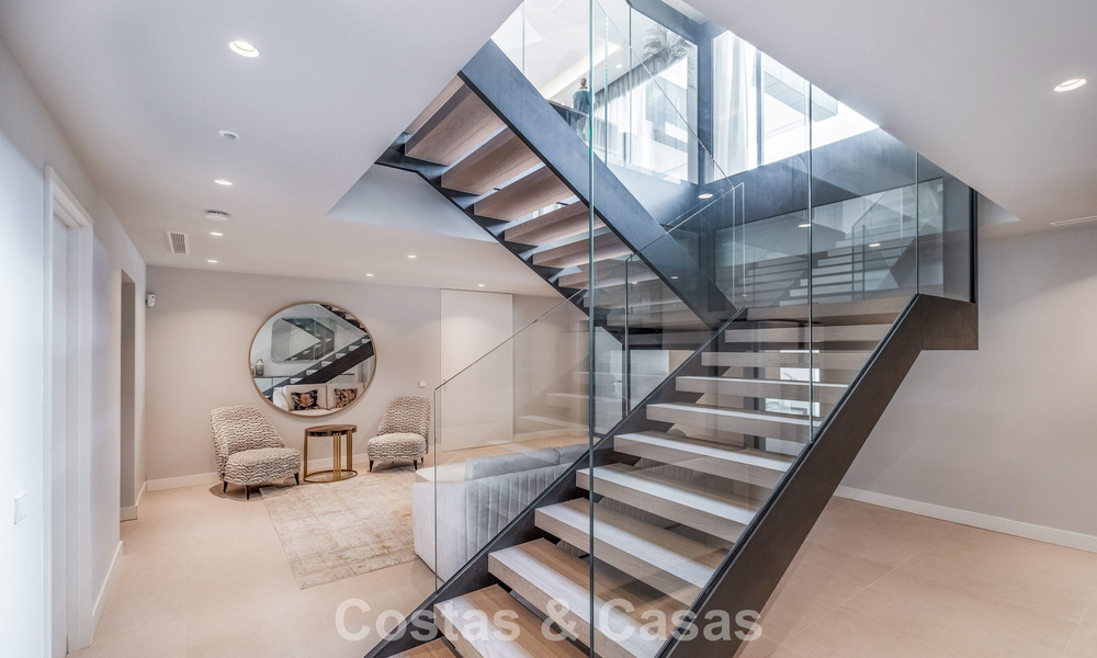 High-end modern villa with panoramic views for sale on the New Golden Mile between Puerto Banús and Estepona 795762