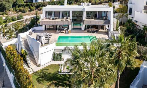 High-end modern villa with panoramic views for sale on the New Golden Mile between Puerto Banús and Estepona 795784
