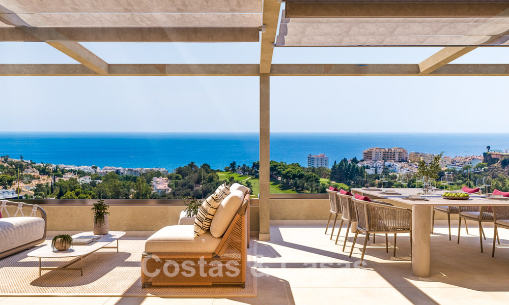 Exclusive new-build apartments with panoramic golf and sea views for sale in Benalmádena, Costa del Sol 795443
