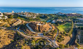 Exclusive new-build apartments with panoramic golf and sea views for sale in Benalmádena, Costa del Sol 795451 
