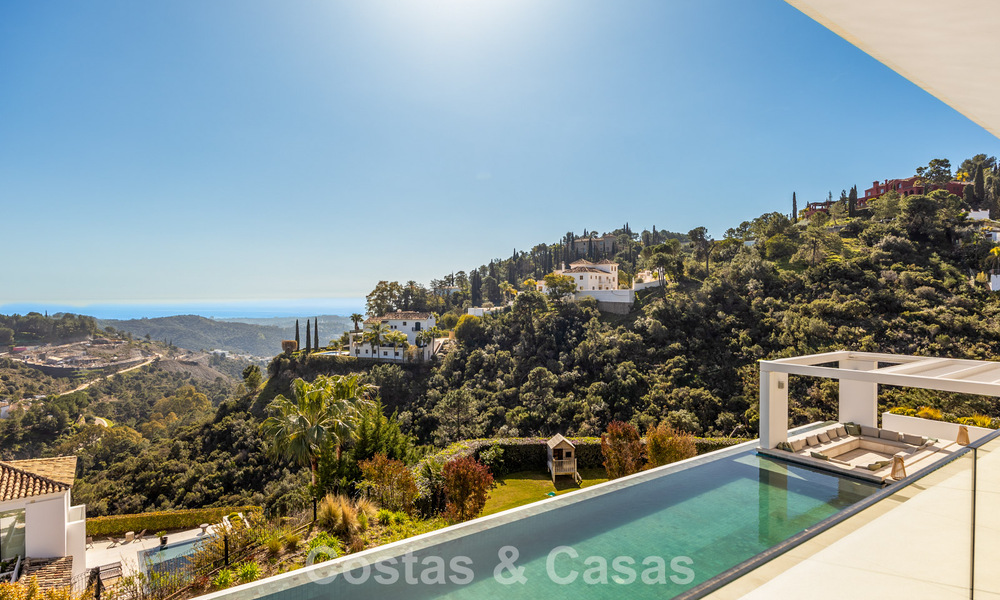 Spectacular contemporary luxury villa for sale with sea view in El Madroñal, Marbella - Benahavís 796268