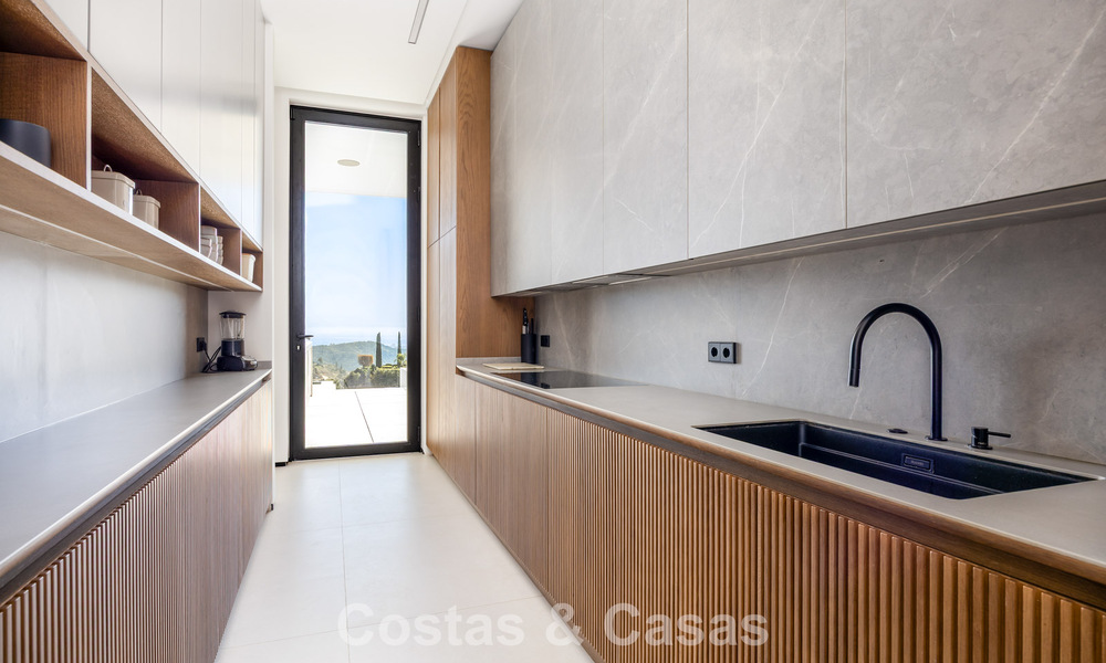 Spectacular contemporary luxury villa for sale with sea view in El Madroñal, Marbella - Benahavís 796271