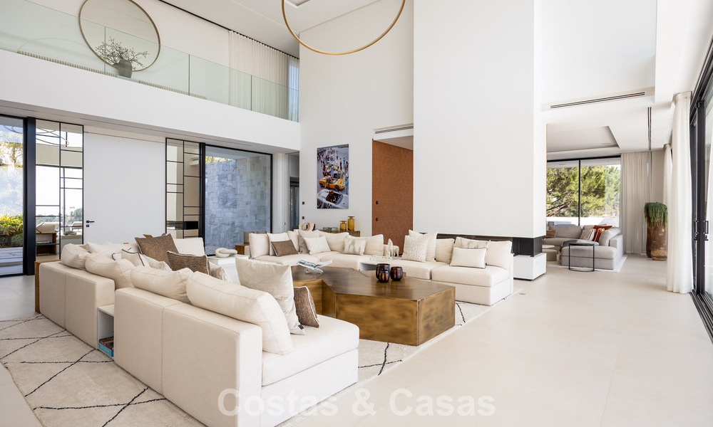 Spectacular contemporary luxury villa for sale with sea view in El Madroñal, Marbella - Benahavís 796274