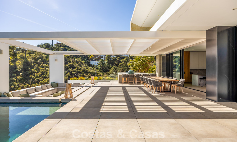 Spectacular contemporary luxury villa for sale with sea view in El Madroñal, Marbella - Benahavís 796281
