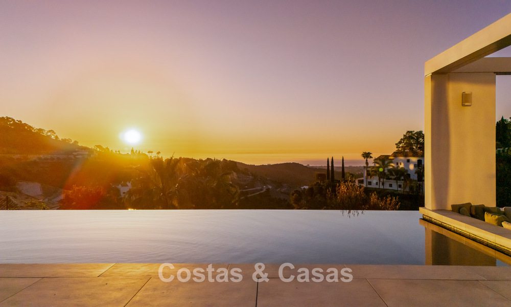 Spectacular contemporary luxury villa for sale with sea view in El Madroñal, Marbella - Benahavís 796292