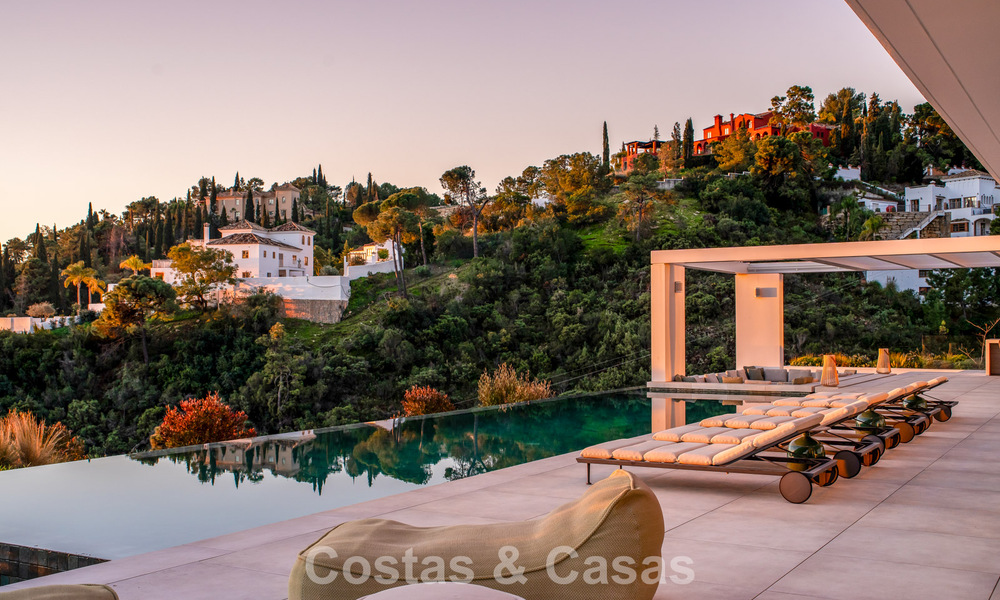 Spectacular contemporary luxury villa for sale with sea view in El Madroñal, Marbella - Benahavís 796293