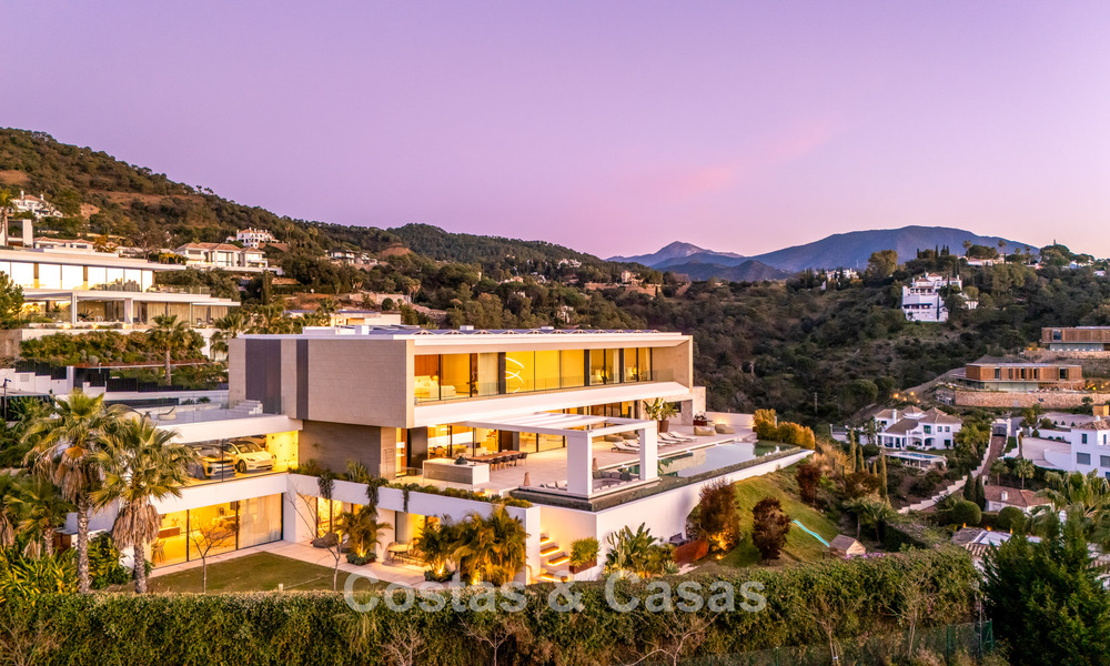Spectacular contemporary luxury villa for sale with sea view in El Madroñal, Marbella - Benahavís 796296