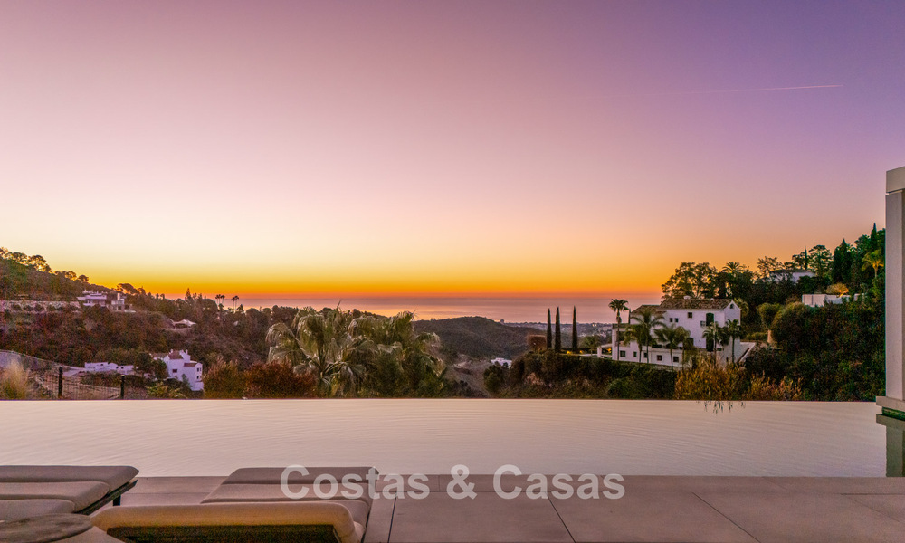Spectacular contemporary luxury villa for sale with sea view in El Madroñal, Marbella - Benahavís 796298