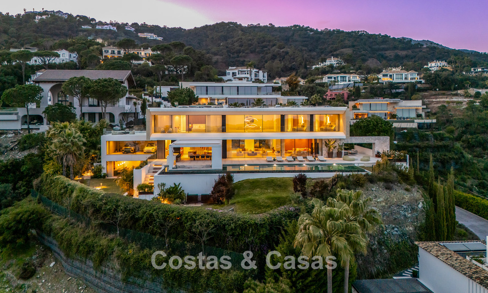 Spectacular contemporary luxury villa for sale with sea view in El Madroñal, Marbella - Benahavís 796304