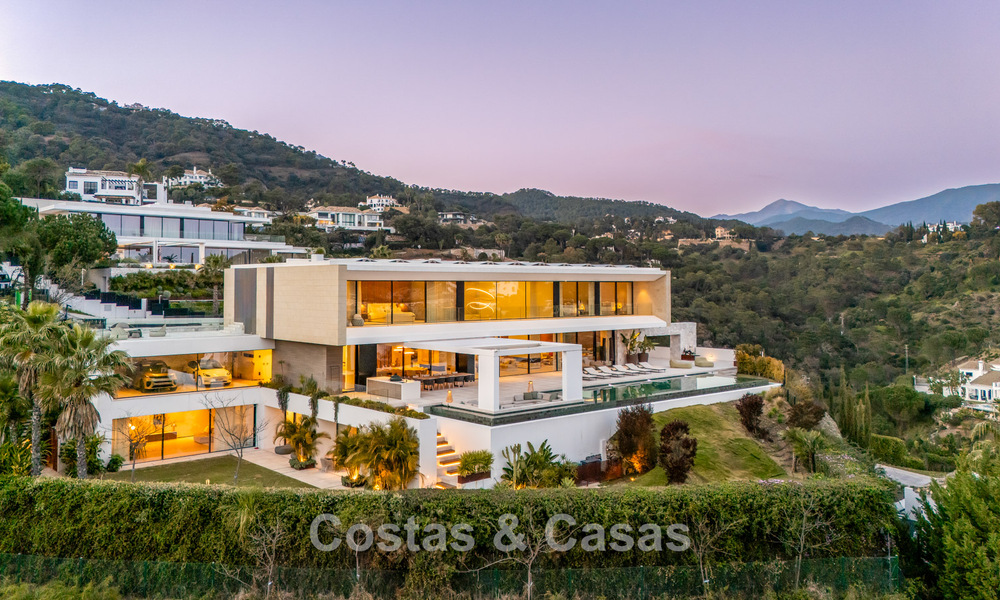 Spectacular contemporary luxury villa for sale with sea view in El Madroñal, Marbella - Benahavís 796305