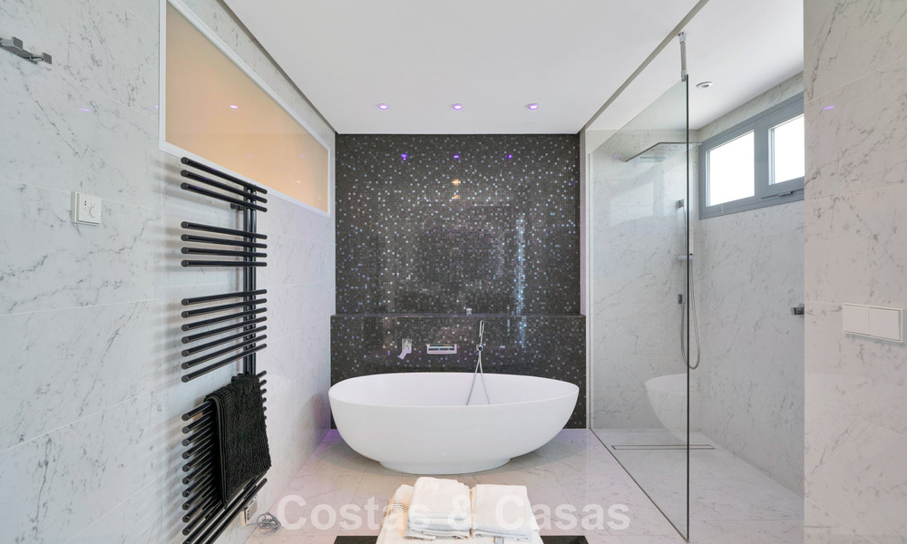 Modern renovated Andalusian villa with sea and mountain views for sale in Nueva Andalucía, Marbella 796085