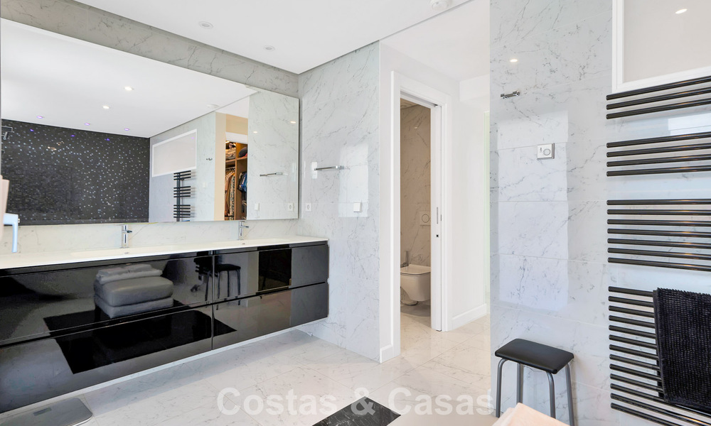 Modern renovated Andalusian villa with sea and mountain views for sale in Nueva Andalucía, Marbella 796089