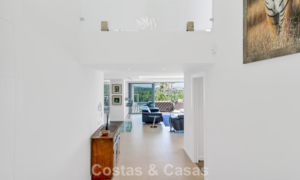 Modern renovated Andalusian villa with sea and mountain views for sale in Nueva Andalucía, Marbella 796118