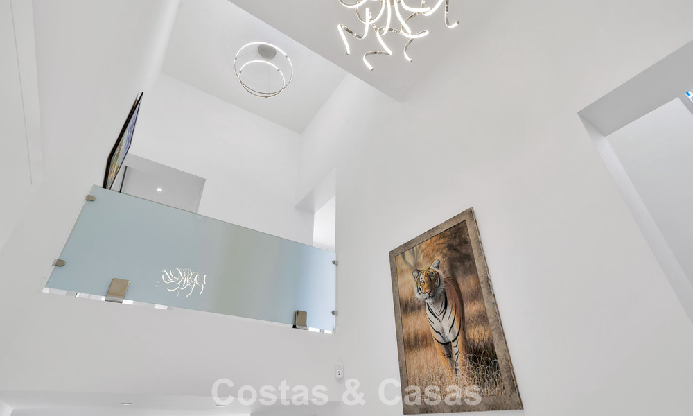 Modern renovated Andalusian villa with sea and mountain views for sale in Nueva Andalucía, Marbella 796119