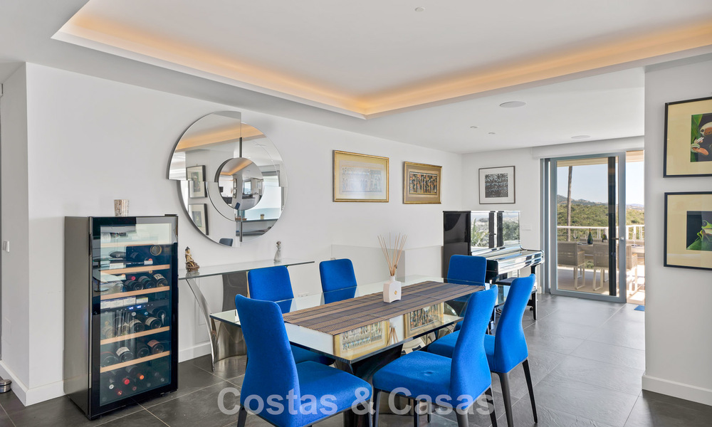 Modern renovated Andalusian villa with sea and mountain views for sale in Nueva Andalucía, Marbella 796120