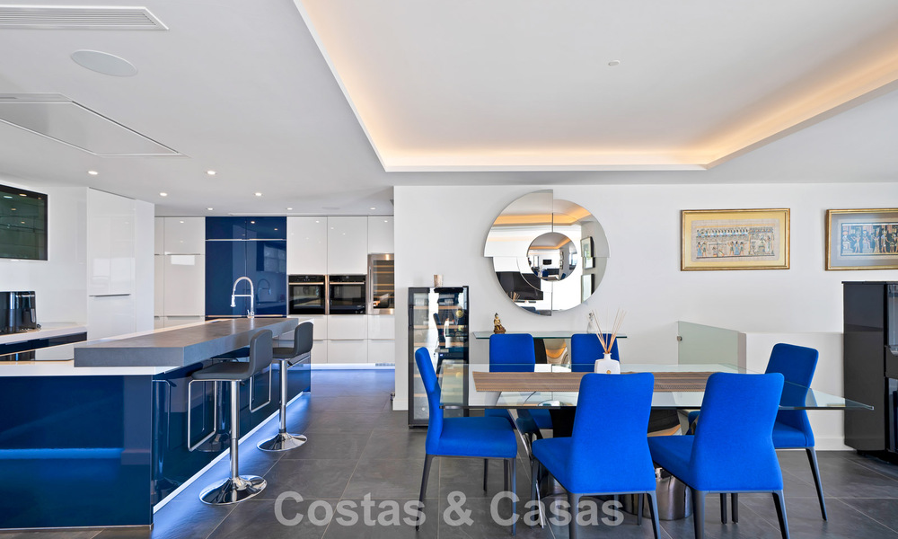 Modern renovated Andalusian villa with sea and mountain views for sale in Nueva Andalucía, Marbella 796121