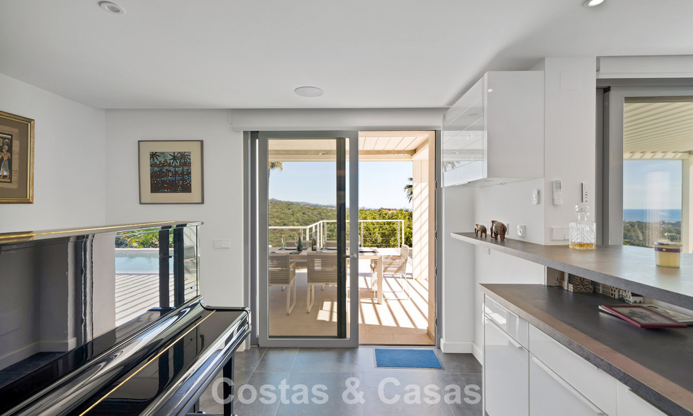 Modern renovated Andalusian villa with sea and mountain views for sale in Nueva Andalucía, Marbella 796129