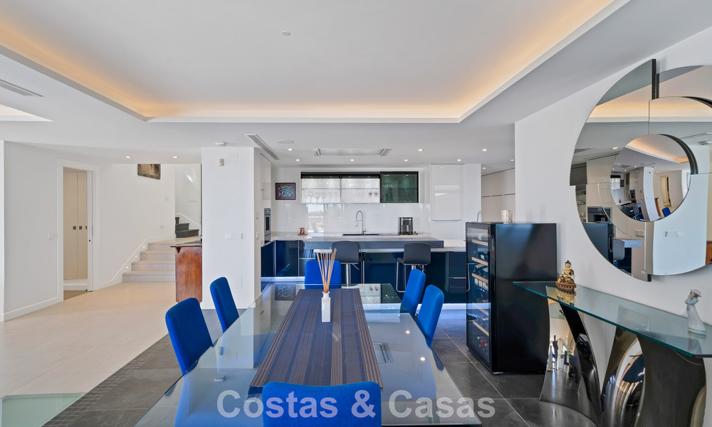 Modern renovated Andalusian villa with sea and mountain views for sale in Nueva Andalucía, Marbella 796130
