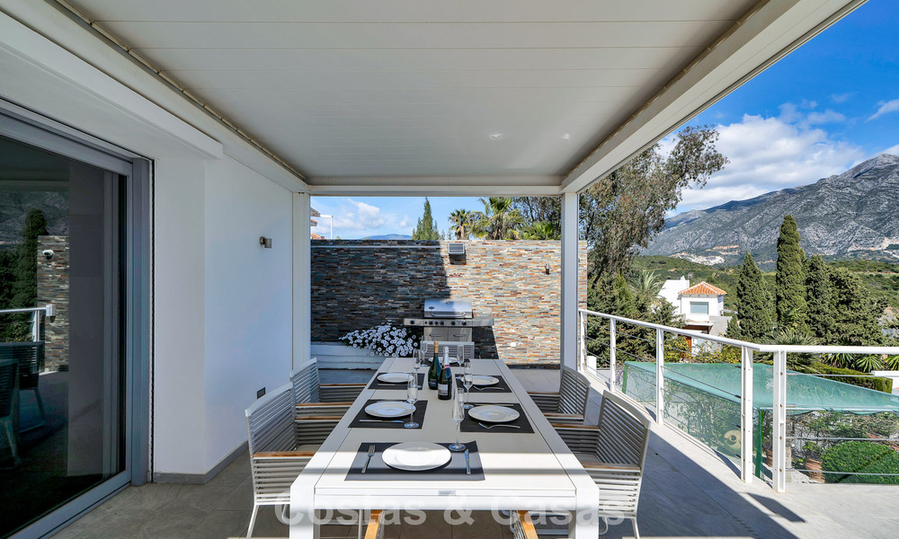 Modern renovated Andalusian villa with sea and mountain views for sale in Nueva Andalucía, Marbella 796134